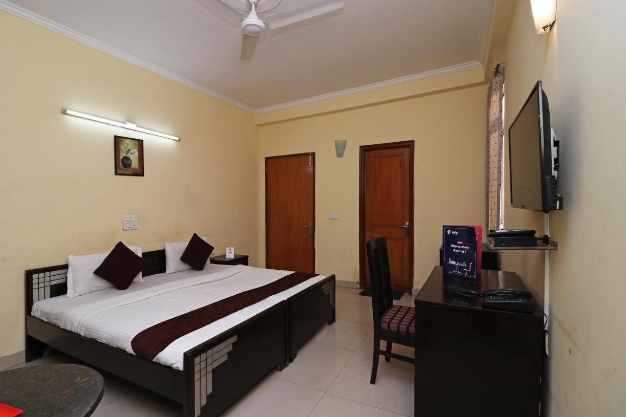 Oyo 6608 Sector 56 Hotel Badshahpur Eksteriør billede