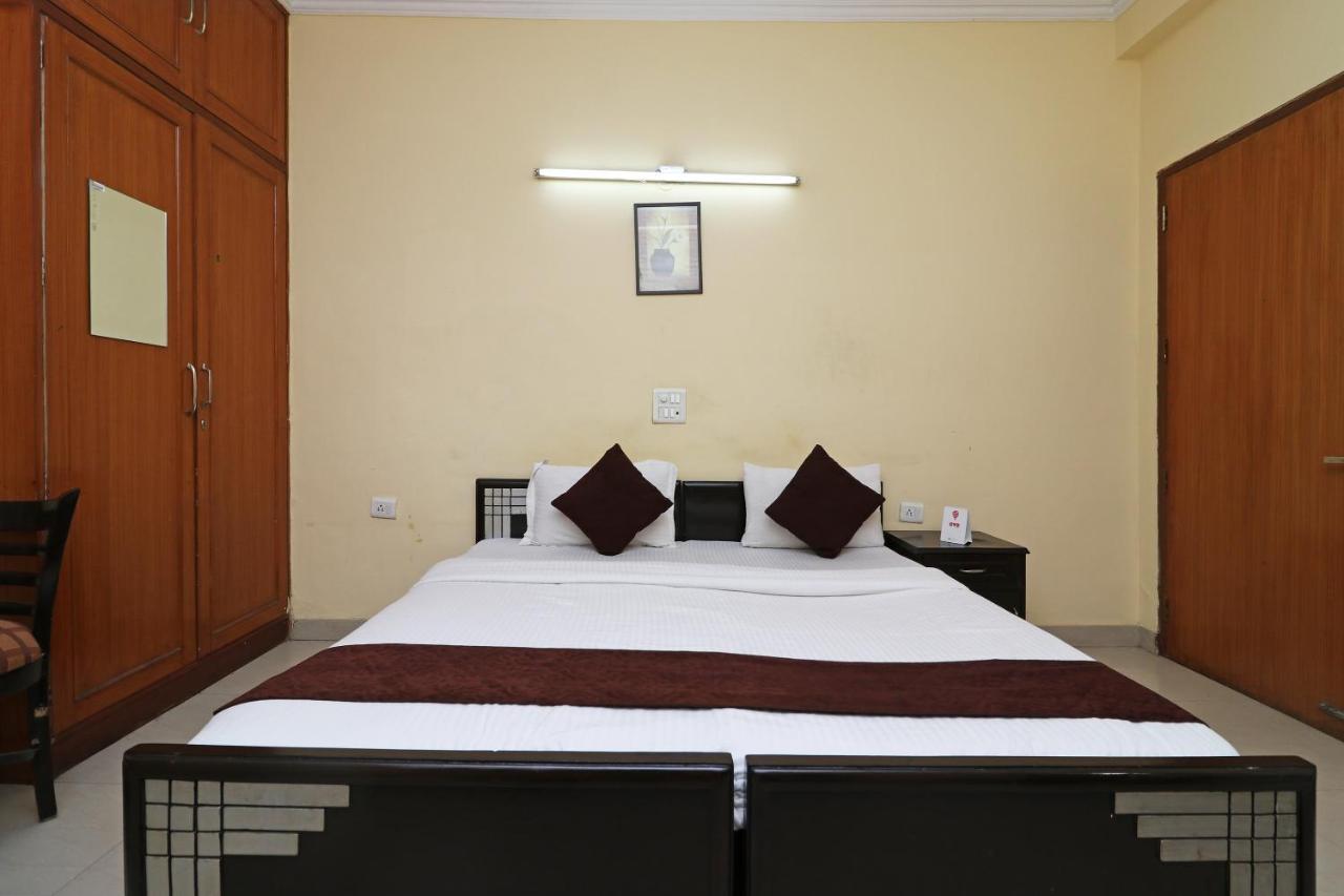 Oyo 6608 Sector 56 Hotel Badshahpur Eksteriør billede