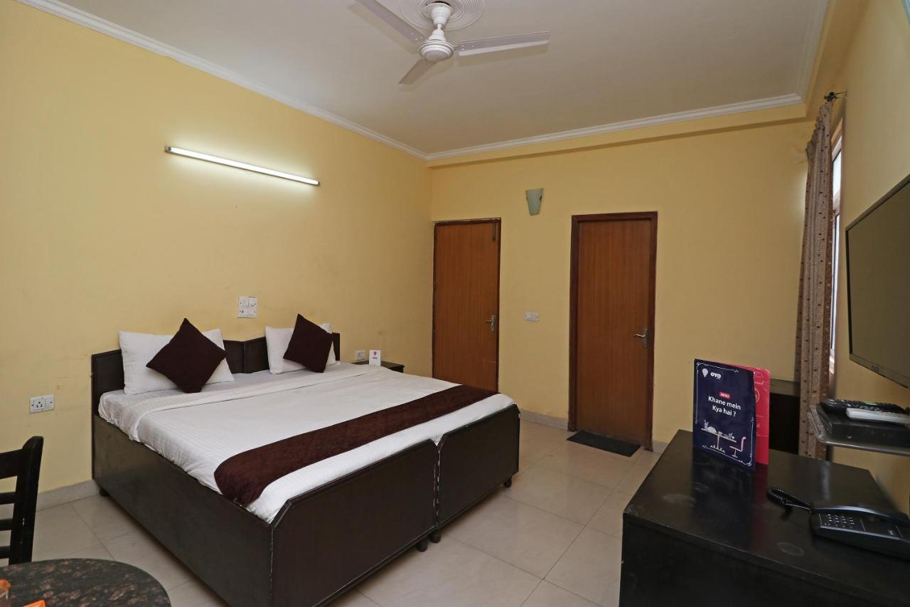 Oyo 6608 Sector 56 Hotel Badshahpur Eksteriør billede